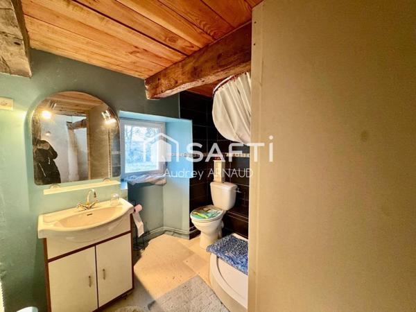 Authentique longère au cœur d’un hameau paisible de Giat