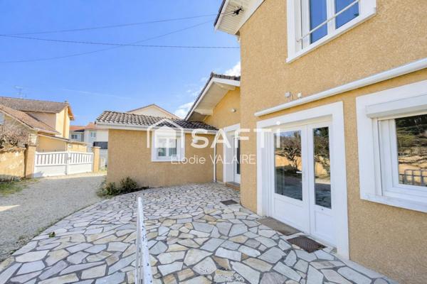 Maison individuelle avec terrasses et jardin – 94 m² – Proche centre