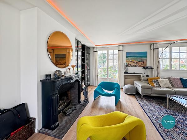 Maison familiale 8 pièces 245 m2 de type "FLEURY" village levitt Mennecy