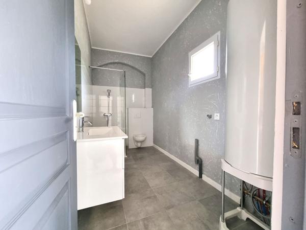 LOCATION d'un appartement F3 (75 m²) à BORGO