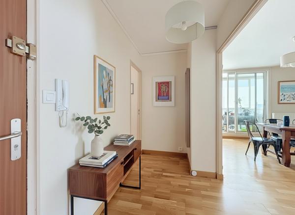 Appartement
         4 pièces
        - 71 m² 82 000 € *
