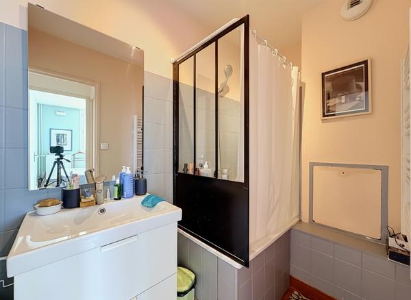 Appartement
         4 pièces
        - 71 m² 82 000 € *