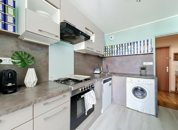 Appartement
         4 pièces
        - 71 m² 82 000 € *