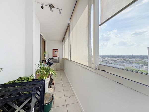 Appartement
         4 pièces
        - 71 m² 82 000 € *