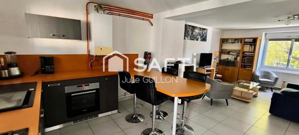 Charmante maison avec 35 m² à exploiter.