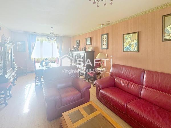 Maison 3 chambres avec garage et sous sol complet