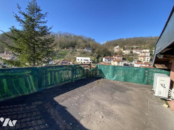 Maison de ville avec terrasse avec vue, jardinet et garage