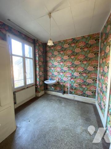 Maison de ville avec terrasse avec vue, jardinet et garage