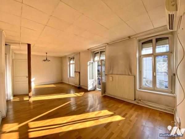 Maison de ville avec terrasse avec vue, jardinet et garage