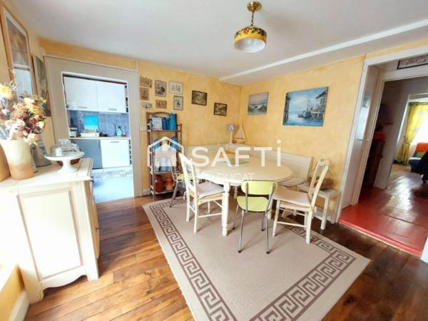 Immeuble avec local commercial, appartement T3 et cour privative