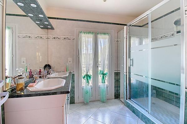 A VENDRE EN EXCLUSIVITÉ MAISON 134 m² 4 chambres sur 1845 m² de terrain à TRANS-EN-PROVENCE