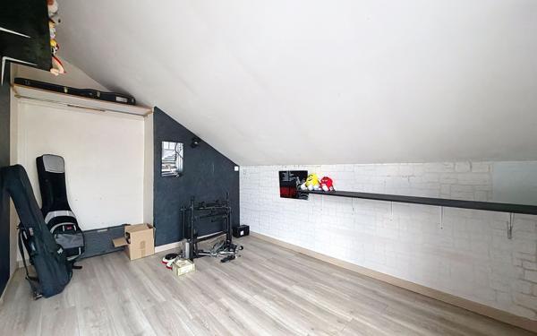 Maison à vendre    5 pièces • 100 m2 Montigny-le-Bretonneux