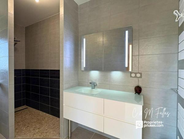 Villa 120 m² , garage 126 m², vue imprenable sur le Ventoux et les monts environnants