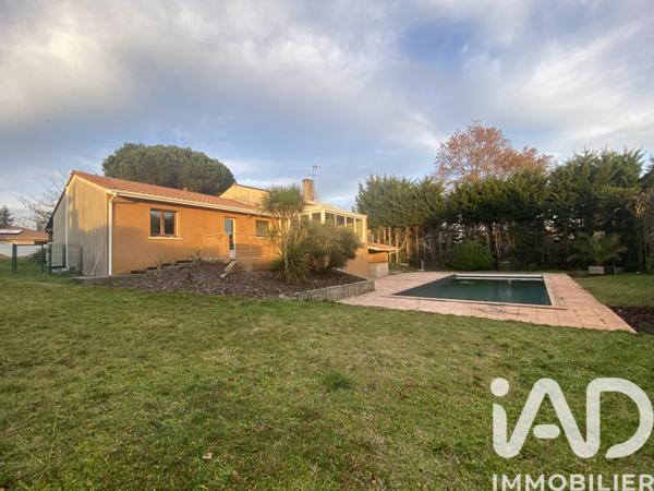 Maison à vendre 6 pièces 133 m² Saint-Aubin-de-Médoc