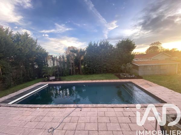 Maison à vendre 6 pièces 133 m² Saint-Aubin-de-Médoc