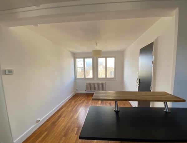 Appartement
                                                                                                                                                                                                                                                                                                                        3 pièce(s)                                                                                                                                                                                                          2 chambre(s)                                                                                                                                                                                                          47  m²