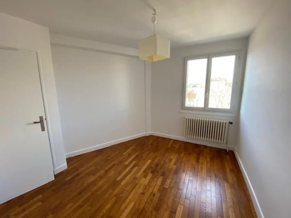 Appartement
                                                                                                                                                                                                                                                                                                                        3 pièce(s)                                                                                                                                                                                                          2 chambre(s)                                                                                                                                                                                                          47  m²