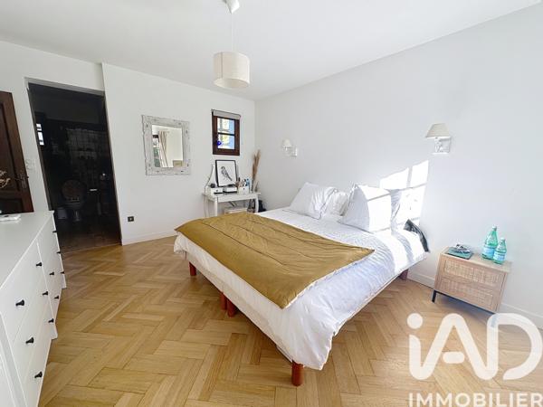 Maison à vendre 8 pièces 230 m² Roquefort-la-Bédoule