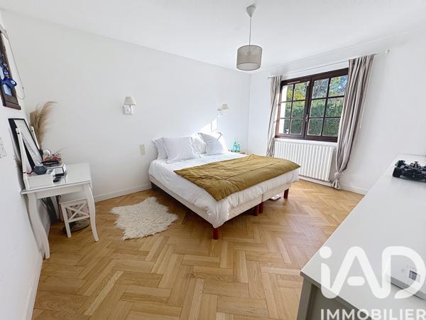 Maison à vendre 8 pièces 230 m² Roquefort-la-Bédoule