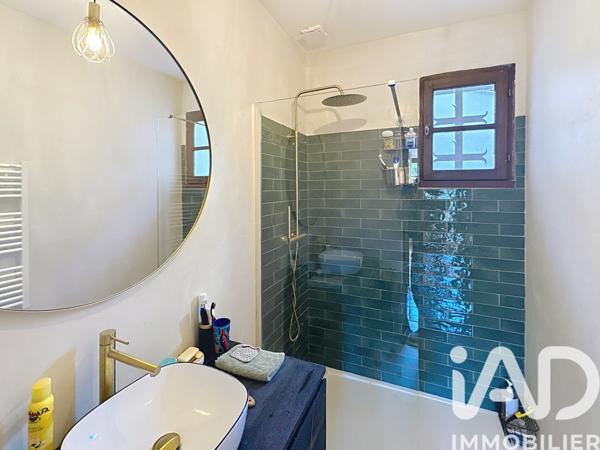 Maison à vendre 8 pièces 230 m² Roquefort-la-Bédoule