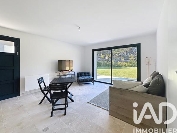 Maison à vendre 8 pièces 230 m² Roquefort-la-Bédoule