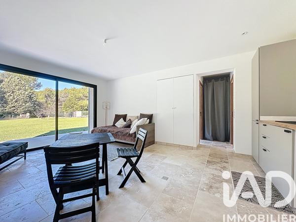 Maison à vendre 8 pièces 230 m² Roquefort-la-Bédoule