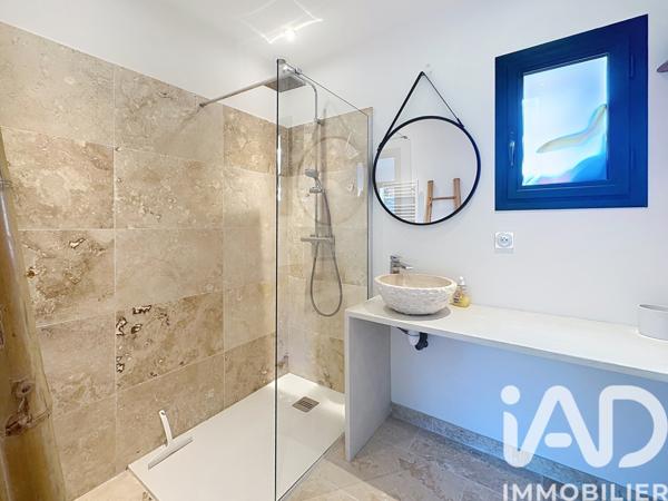 Maison à vendre 8 pièces 230 m² Roquefort-la-Bédoule