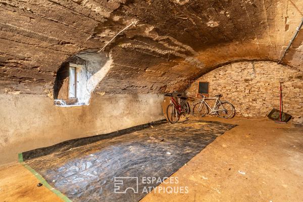 Maison en pierres dorées dans un château avec vue Mont-Blanc