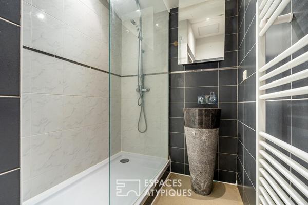 Maison en pierres dorées dans un château avec vue Mont-Blanc