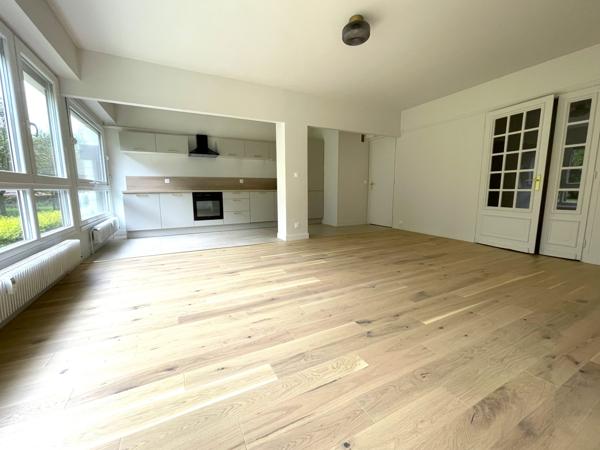 Superbe appartement traversant 3 chambres avec garage et cave