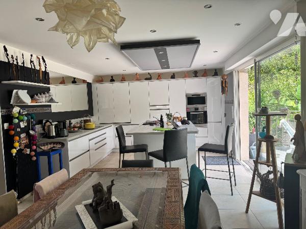 Maison familiale au coeur d'un environnement privilégié