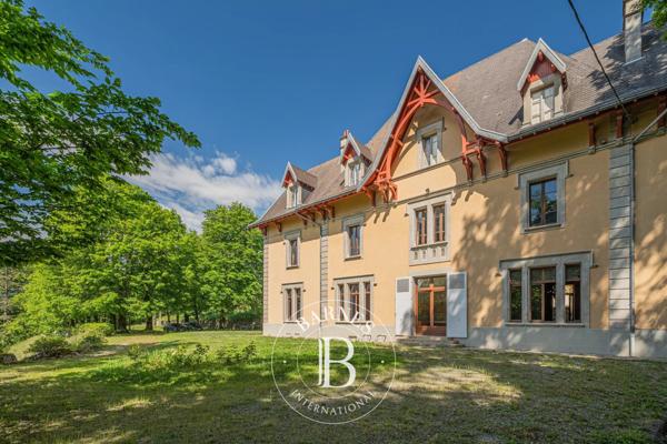 Voreppe, Propriété 7 Chambres -  573 m² à vendre
