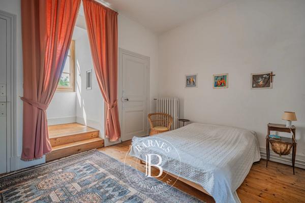 Voreppe, Propriété 7 Chambres -  573 m² à vendre