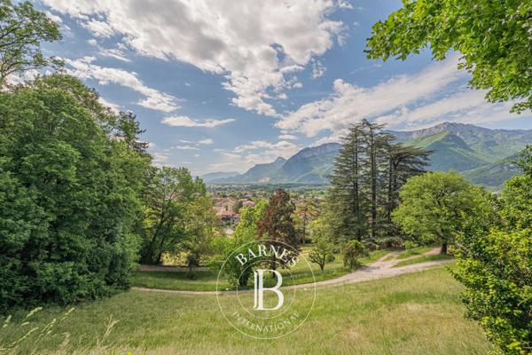 Voreppe, Propriété 7 Chambres -  573 m² à vendre