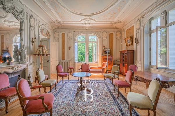 Voreppe, Propriété 7 Chambres -  573 m² à vendre