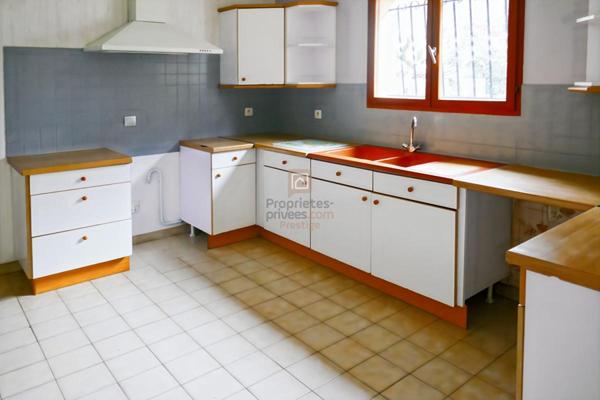 LEOGNAN MAISON FAMILIALE DE PLAIN-PIED AVEC 4 CHAMBRES, PARC ARBORÉ ET GARAGE