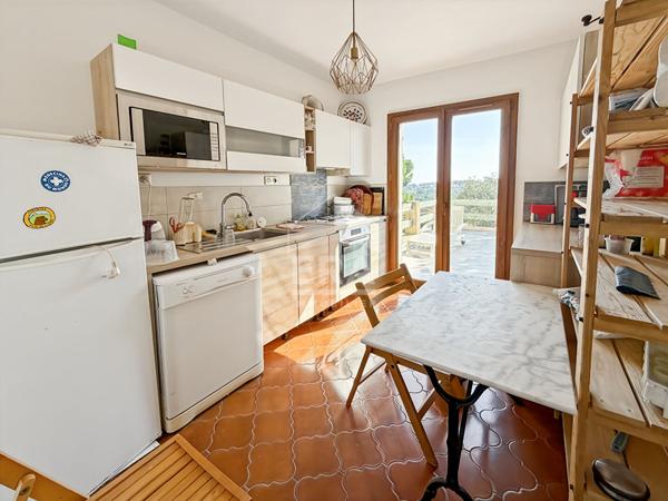 Les Pennes Mirabeau - EXCLUSIVITE - maison T7 de 157m2 divisée en deux T3 de 77m2 et de 81m2 + un garage sur une parcelle de 575 m2 au calme absolu