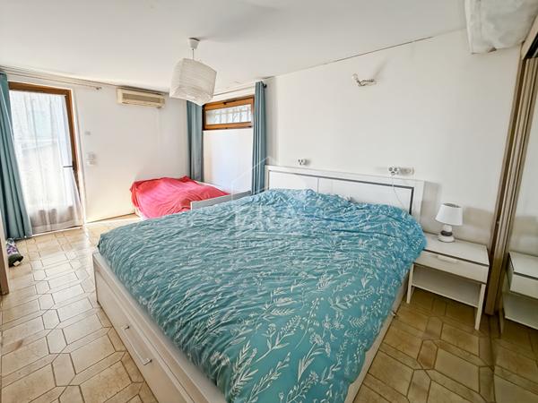 Les Pennes Mirabeau - EXCLUSIVITE - maison T7 de 157m2 divisée en deux T3 de 77m2 et de 81m2 + un garage sur une parcelle de 575 m2 au calme absolu