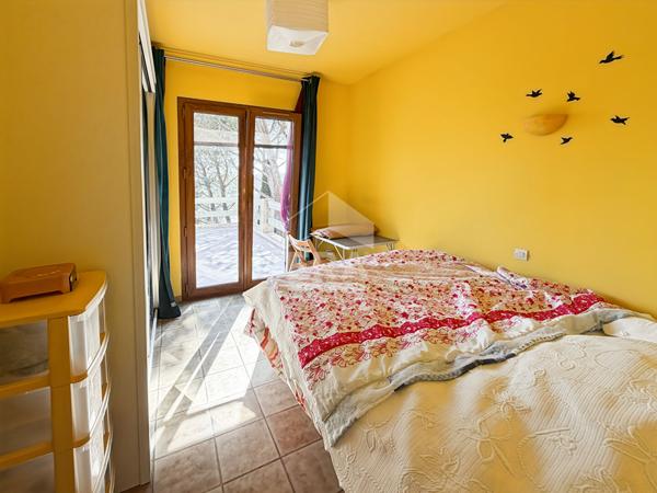 Les Pennes Mirabeau - EXCLUSIVITE - maison T7 de 157m2 divisée en deux T3 de 77m2 et de 81m2 + un garage sur une parcelle de 575 m2 au calme absolu