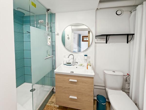 Les Pennes Mirabeau - EXCLUSIVITE - maison T7 de 157m2 divisée en deux T3 de 77m2 et de 81m2 + un garage sur une parcelle de 575 m2 au calme absolu