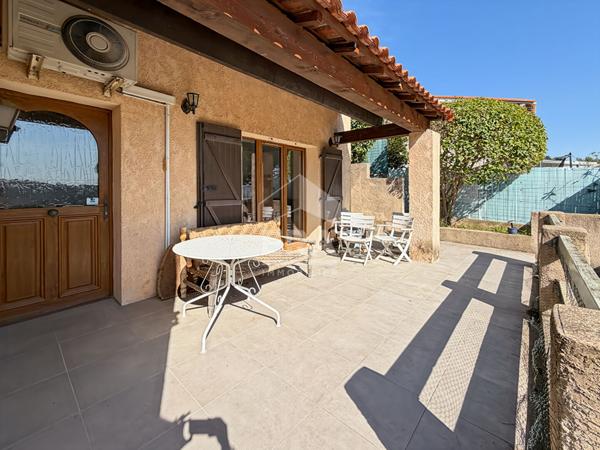 Les Pennes Mirabeau - EXCLUSIVITE - maison T7 de 157m2 divisée en deux T3 de 77m2 et de 81m2 + un garage sur une parcelle de 575 m2 au calme absolu