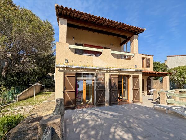 Les Pennes Mirabeau - EXCLUSIVITE - maison T7 de 157m2 divisée en deux T3 de 77m2 et de 81m2 + un garage sur une parcelle de 575 m2 au calme absolu