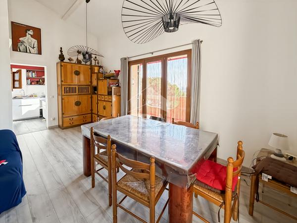 Les Pennes Mirabeau - EXCLUSIVITE - maison T7 de 157m2 divisée en deux T3 de 77m2 et de 81m2 + un garage sur une parcelle de 575 m2 au calme absolu