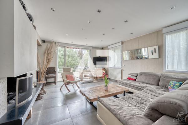 Maison Rueil Malmaison 7 pièce(s) 208.93m2 €1 420 000 ** - Référence 19857