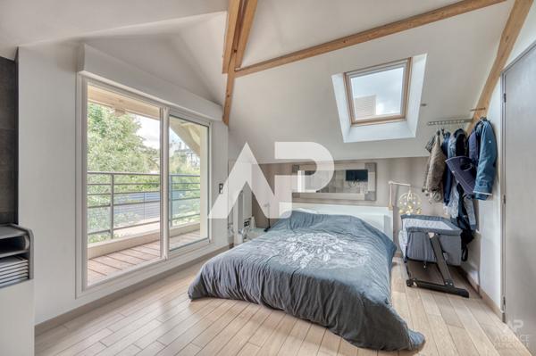 Maison Rueil Malmaison 7 pièce(s) 208.93m2 €1 420 000 ** - Référence 19857