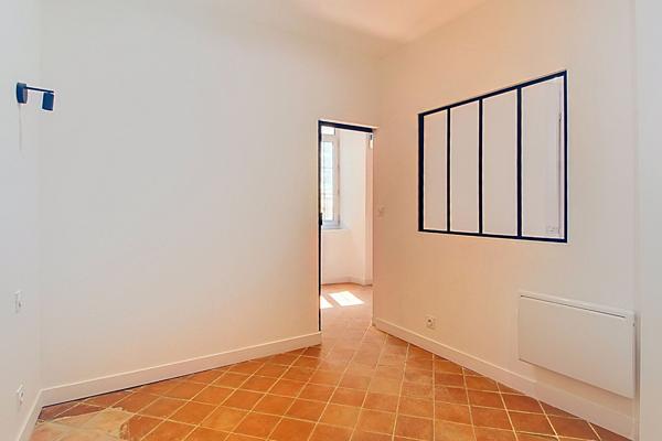 À LOUER - EN EXCLUSIVITÉ À LORGUES -  T2 DE 24,90m²