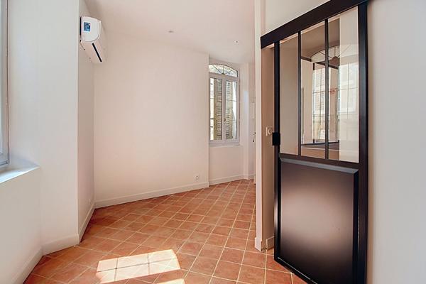 À LOUER - EN EXCLUSIVITÉ À LORGUES -  T2 DE 24,90m²