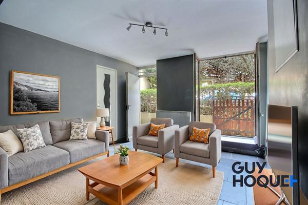 T2 avec une terrasse sur le quai