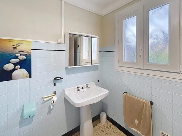 MAISON INDIVIDUELLE AVEC APPARTEMENT INDÉPENDANT, CERET