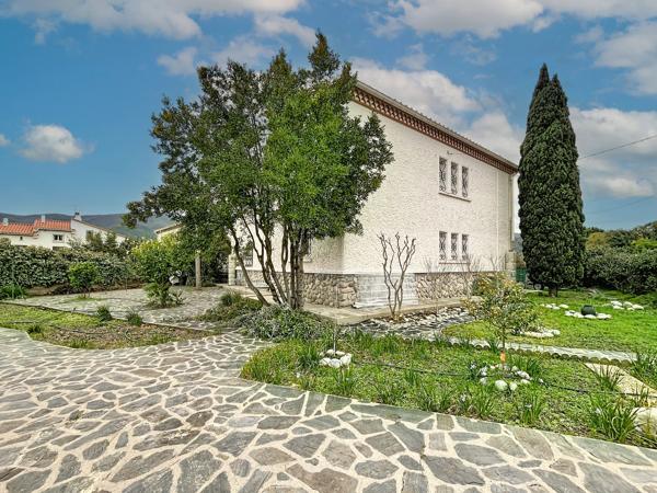 MAISON INDIVIDUELLE AVEC APPARTEMENT INDÉPENDANT, CERET